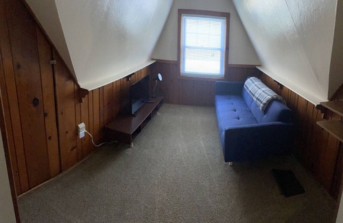 West Irondequoit Casa | Vintage Serene Storybook Setting In A Very Quiet Neighborhood