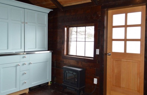 Otter Point Cabina | Vintage Sooke Cabin: asequible, pintoresco, único, frente al mar, con una vista excelente.