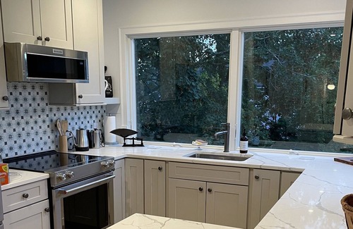 Greenport Apartamento | vintage style 2nd fl apt with roof deck in the heart of town