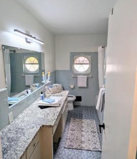 Cartersville Casa | Vintage Vibes on Quiet and Sunny Street