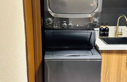 Gaslamp Quarter Apartamento | Vintage Vibes studio w/ WiFi & AC steps from Ballpark, Convention Center & Views