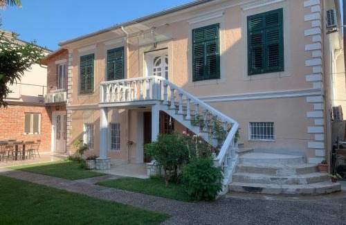 Shkoder Cama Y Desayuno | Vintage Villa