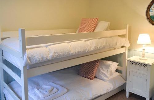 Deal Casa | Violet Cottage