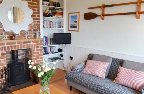Deal Casa | Violet Cottage