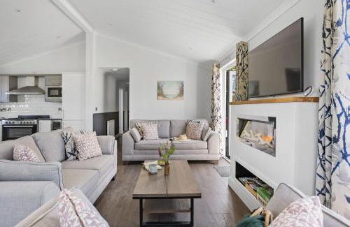 Lifton Casa | Violet Lodge, 11 Roadford Lake Lodges