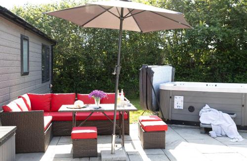 Lifton Casa | Violet Lodge, 11 Roadford Lake Lodges