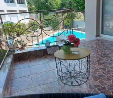 Volos City Centre Apartamento | Violet Studio με πισίνα