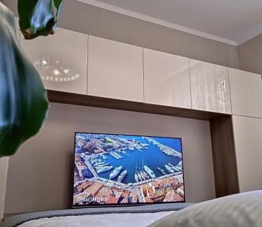 Rivne Apartamento | VIP Квартира Подобово Центр, 2 кімнати, Смарт ТВ, Документи