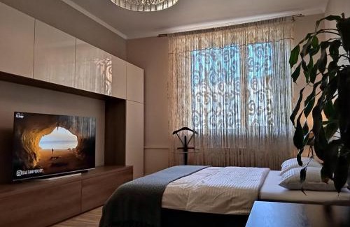 Rivne Apartamento | VIP Квартира Подобово Центр, 2 кімнати, Смарт ТВ, Документи