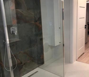 Schwedt/Oder Apartamento | VIP Apartment 4A 2 Zi 40qm Küche Bad