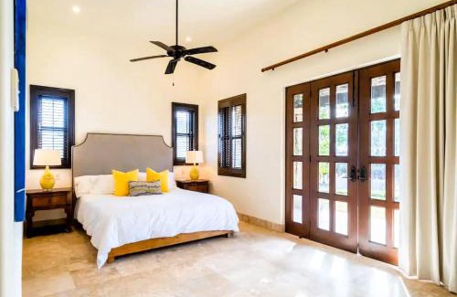San José del Cabo Casa | VIP Beach Club Pool, Floor-to-Ceiling Views