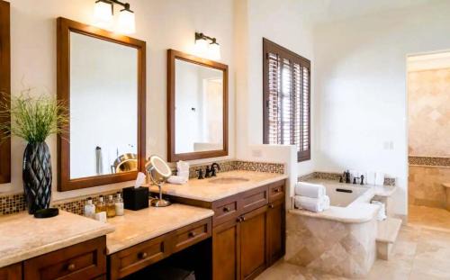 San José del Cabo Casa | VIP Beach Club Pool, Floor-to-Ceiling Views