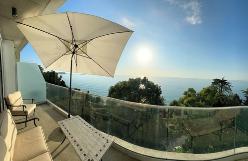 Mtsvane Kontskhi Apartamento | VIP beachfront complex apartment with pool, gym by Batumi botanical garden
