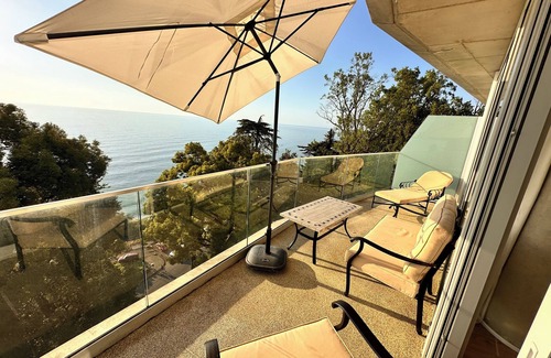 Mtsvane Kontskhi Apartamento | VIP beachfront complex apartment with pool, gym by Batumi botanical garden