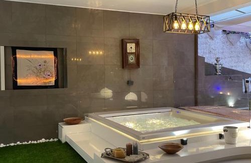 La Spezia Historic Centre Apartamento | Vip garden jacuzzi seaview in the hearth of downtown