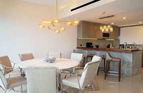 Punta Sam Complejo | VIP Member Acces✩💎3BR Paradise Loft✨Split-Level Luxury✈️Near Airport & Downtown