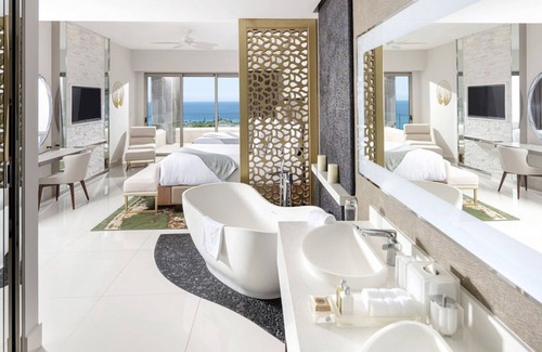 Rancho Cerro Colorado Complejo | VIP Member Access💎Split-Level✨3BR Beachfront Luxury🏝️Private Terrace & Hammock