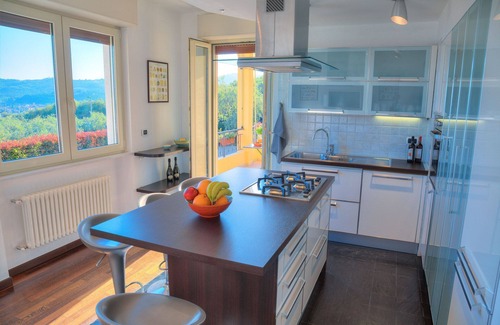 Diano Marina Apartamento | ViP Suite - apartment in modern Hi-Tech villa, with Jacuzzi and swimming pool, sea-view