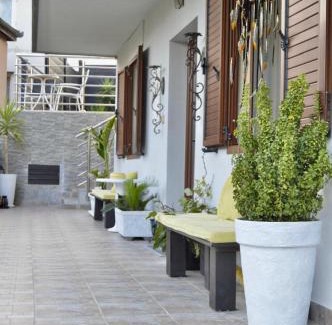Kumbor Apartamento | VIP Villa with Private Pool & Parking