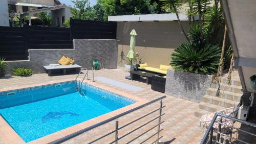 Kumbor Apartamento | VIP Villa with Private Pool & Parking