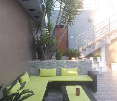 Kumbor Apartamento | VIP Villa with Private Pool & Parking