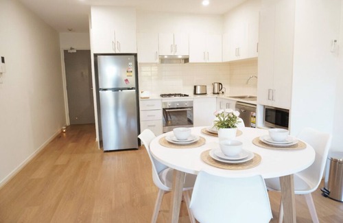 Glen Waverley Apartamento | ViQi Apartment 2 min from centre with premium Netflix & prime Amazon,75 inch Tv