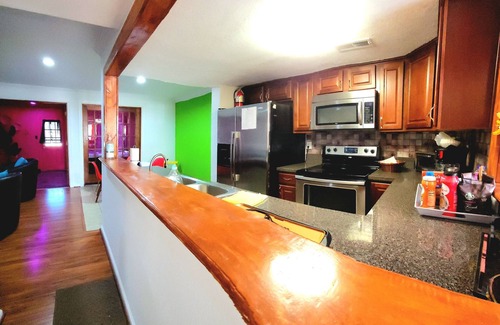 Norfolk - Virginia Beach Casa | Desayuno GRATUITO en la cama + café Starbucks + Wifi KING bed master Suite Alexa habilitado