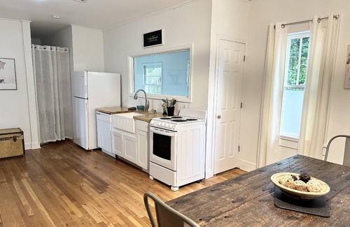 Morningside-Lenox Park Casa | Virginia Highlands and Midtown or Walk the Beltline Walk to them all Pets are Welcome