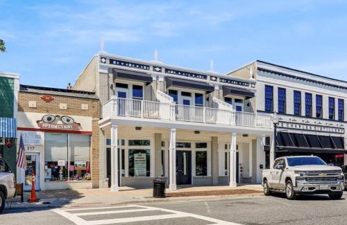 Cape Charles Casa | Virginia Lee - Brand new condo in downtown Cape Charles!