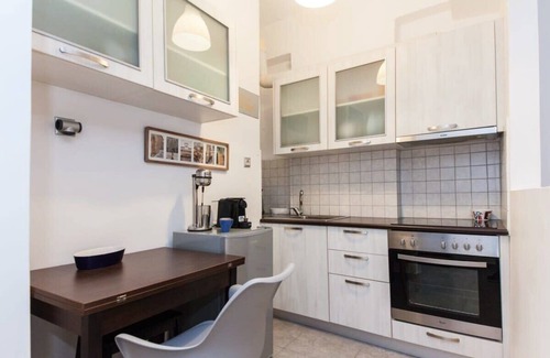 Vyronas Apartamento | Vironas Chic Sleek Modern Studio in Athens