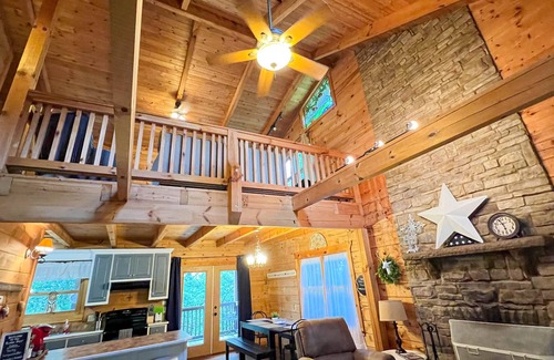 Pine Mountain Cabina | Rustic Star