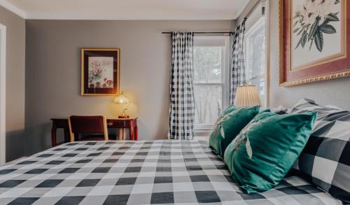 Austin Casa | Visit for Formula 1, Stay at Magic Tree House at UT, Dtwn