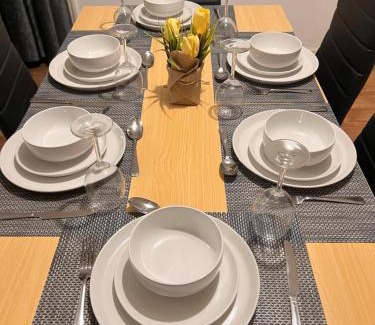 Luton Casa | Visit Luton With This 2 BR Rental - Sleeps 6