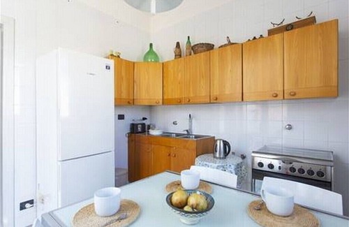 Sferracavallo Apartamento | A tiro de piedra del mar y bien comunicado con el centro histórico de Palermo.