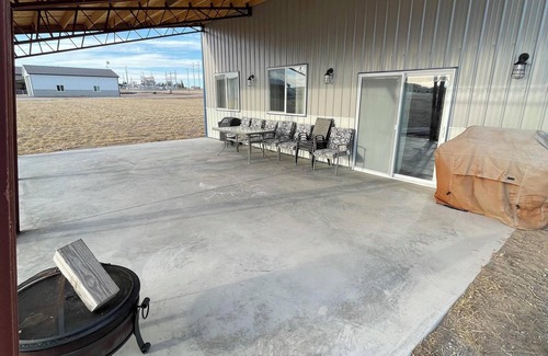 Glendo Casa | Visit Spacious and Cozy Fisherman's Dream in Glendo, WY