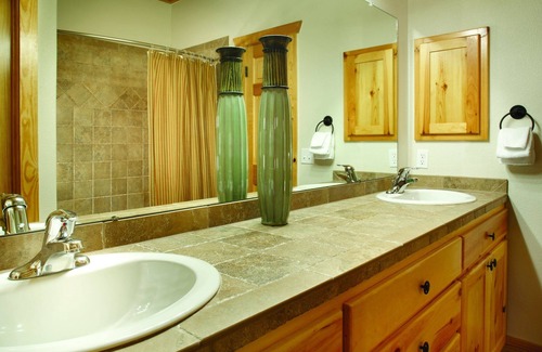 Gruene Complejo | Visite el galardonado Schlitterbahn Waterpark Resort.