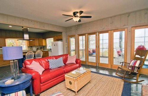 Swansboro Casa | Visit The Tree Frog in Swansboro, North Carolina!