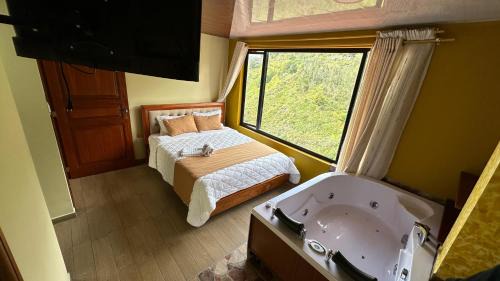 Baños de Agua Santa Hotel | Vista a las 3 Maravillas de Baños