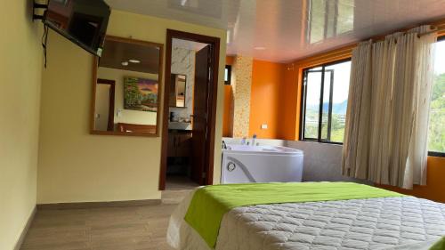 Baños de Agua Santa Hotel | Vista a las 3 Maravillas de Baños
