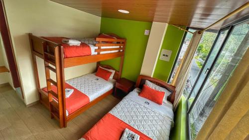 Baños de Agua Santa Hotel | Vista a las 3 Maravillas de Baños