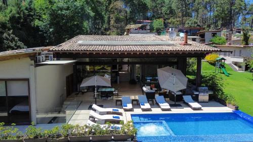 Valle de Bravo Villa | Vista al Nevado: Exceptional Home in Avandaro