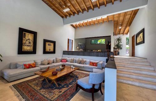 Valle de Bravo Villa | Vista al Nevado: Exceptional Home in Avandaro