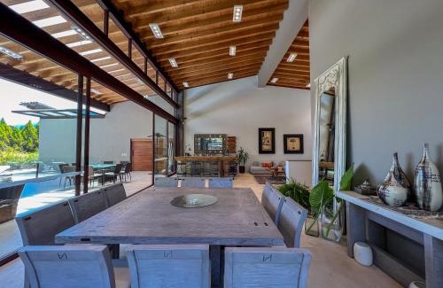 Valle de Bravo Villa | Vista al Nevado: Exceptional Home in Avandaro