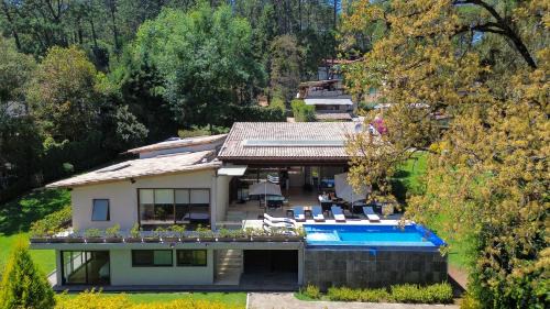 Valle de Bravo Villa | Vista al Nevado: Exceptional Home in Avandaro