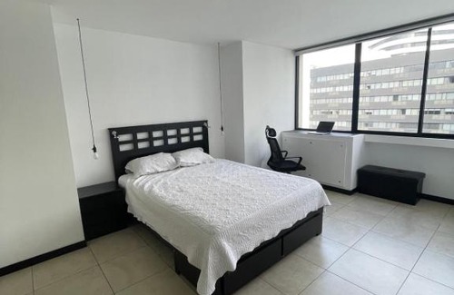 Puerto Santa Ana Apartamento | Vista al Río