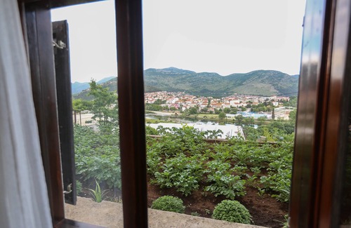 Trebinje Apartamento | Vista Apartments - One Bedroom Apartment with City View (A2)