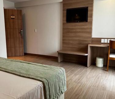 Pedra Azul Apartamento | Vista Azul Apart Hotel - Suítes com vista para a mata de pinheiros
