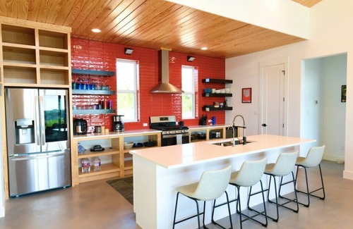 Johnson City Casa | Vista Azul - Beautiful Views, Pool and More!