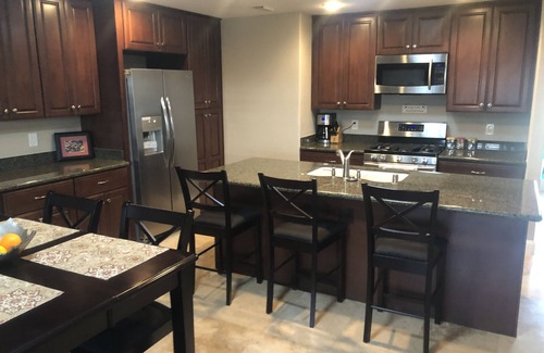 Yountville Condominio | "Vista Creek" Condo is just a short walk into the center of charming Yountville.
