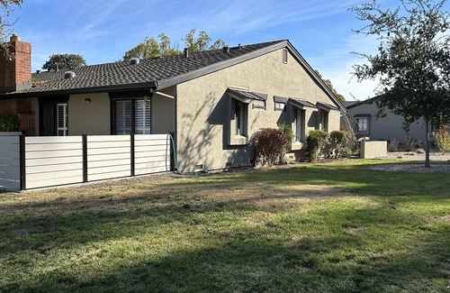 Yountville Condominio | "Vista Creek" Condo is just a short walk into the center of charming Yountville.